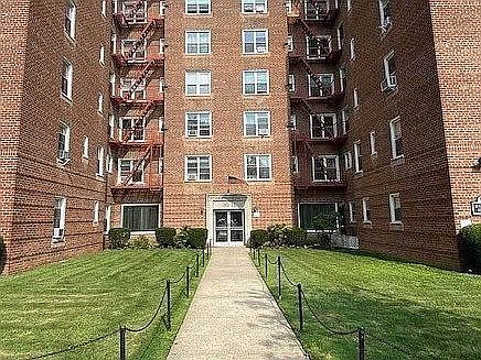 1st image of 30-11 Parsons Blvd #7J