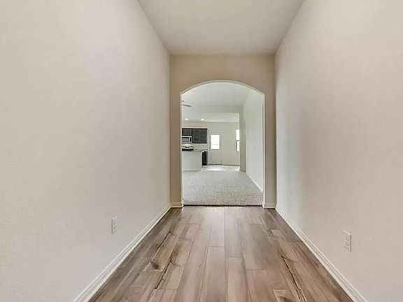 5th image of 521 Micah Ln
