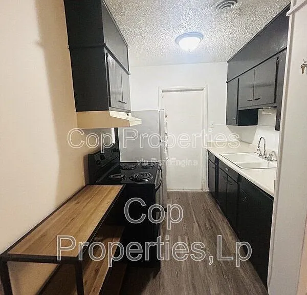 144 Cloudhaven Dr #1 — Photo 2