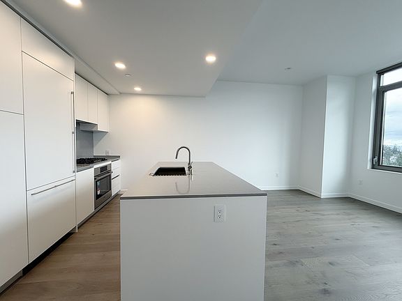 4th image of 10232 NE 10th St #1215