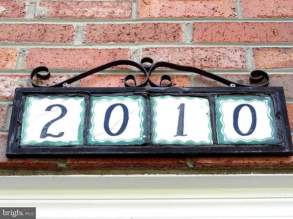 3rd image of 2010 Mac Dowell St