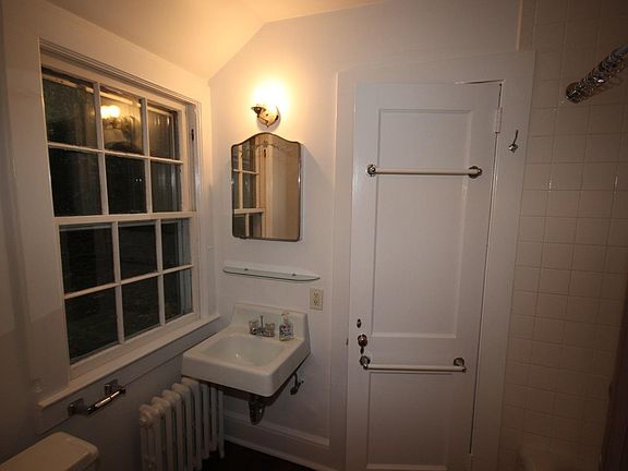 5th image of 255 Littleworth Ln