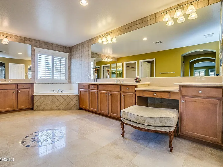 2892 E Beechnut Pl — Photo 43