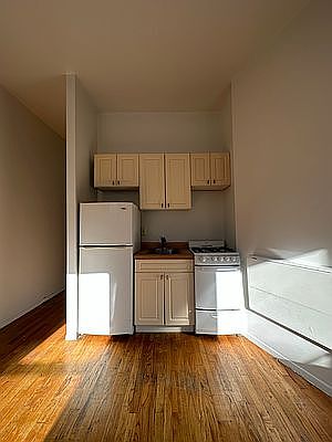 3rd image of 221 E 32nd St #7A