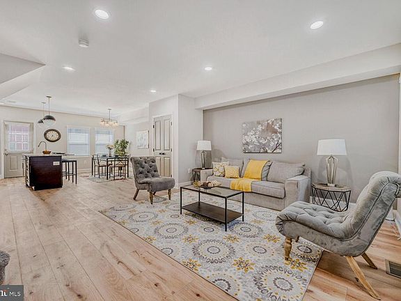 2nd image of 5436 Narcissus Ave