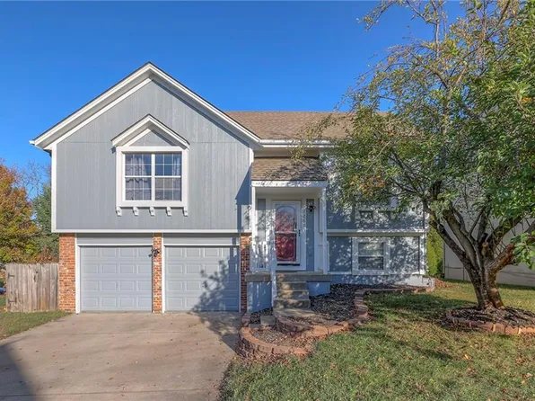 12609 Fountain Lake Dr, Grandview, MO 64030
