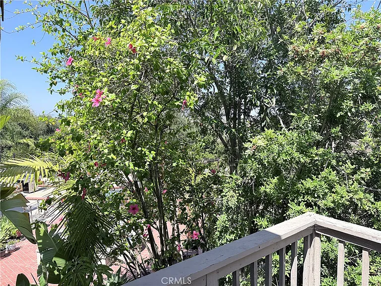 20834 Crest Ln — Photo 13