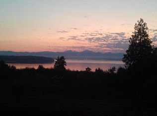 6263 Hinman Dr, Clinton, WA 98236