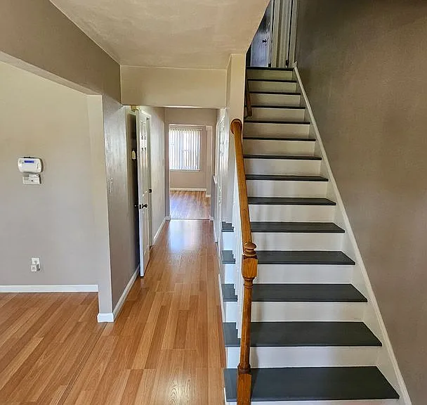 1605 Sinking Creek Dr — Photo 3