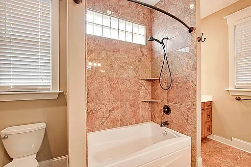Master Tub/Shower