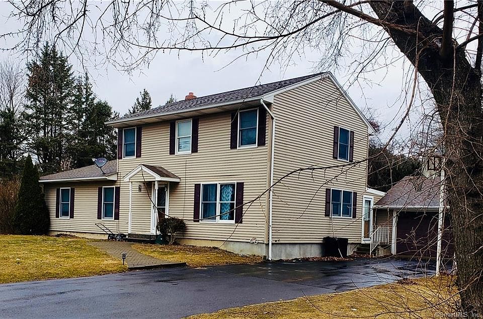 2nd image of 2 Hempel Dr