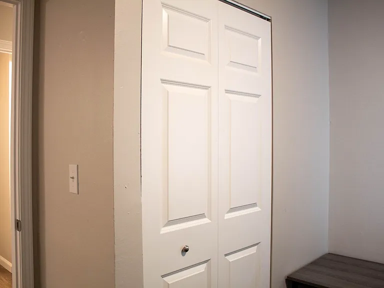 909 S Locust St — Photo 46