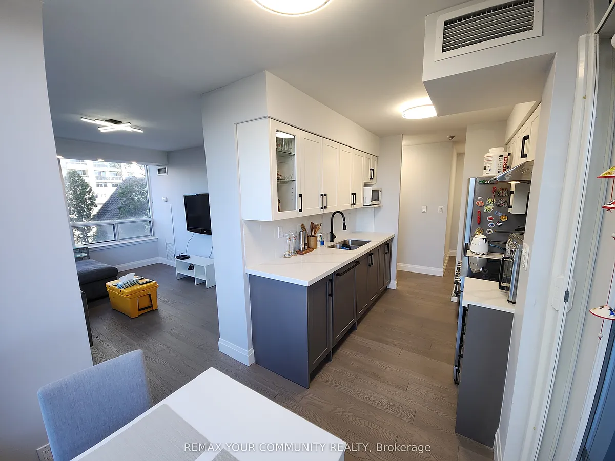 Building Photo - 1 Rean Dr #201