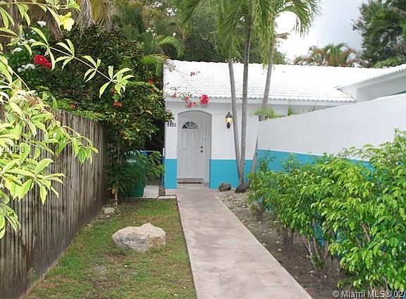 2nd image of 2356 2358 Sw 16 Ave
