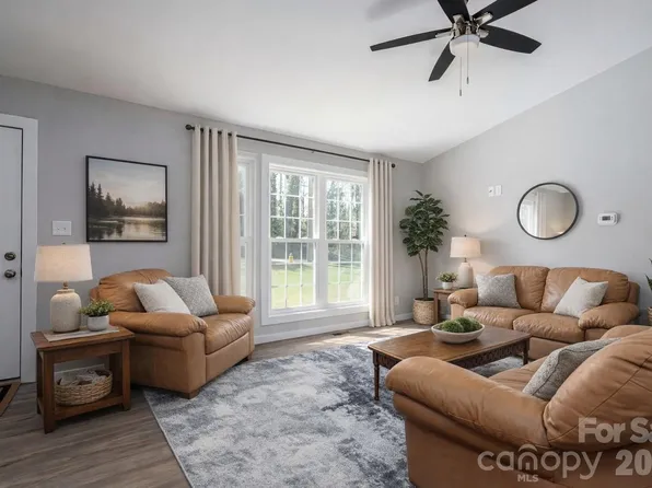 660 W 9th St, Newton, NC 28658