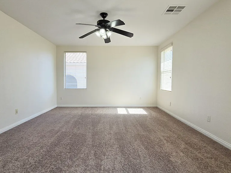 5516 Grey Pointe St — Photo 13