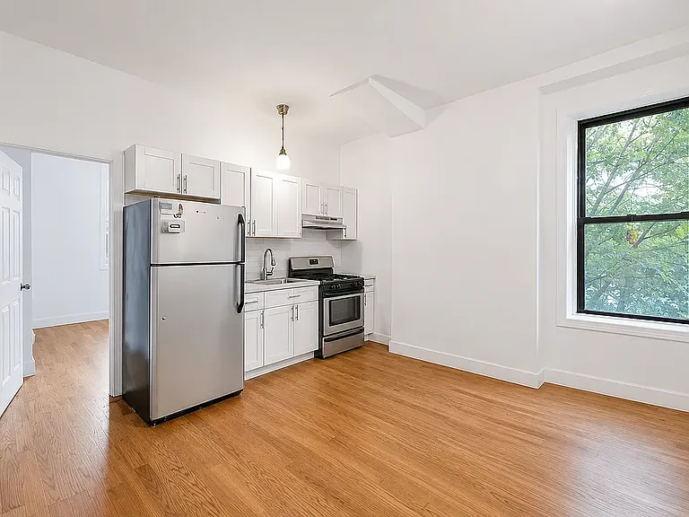 758 Marcy Ave #7 — Photo 2