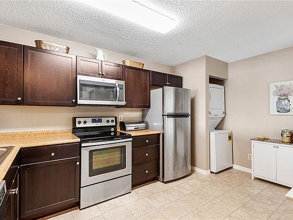 5th image of 1802 Garden Lake Dr
