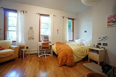 Rented by Rennit Inc.