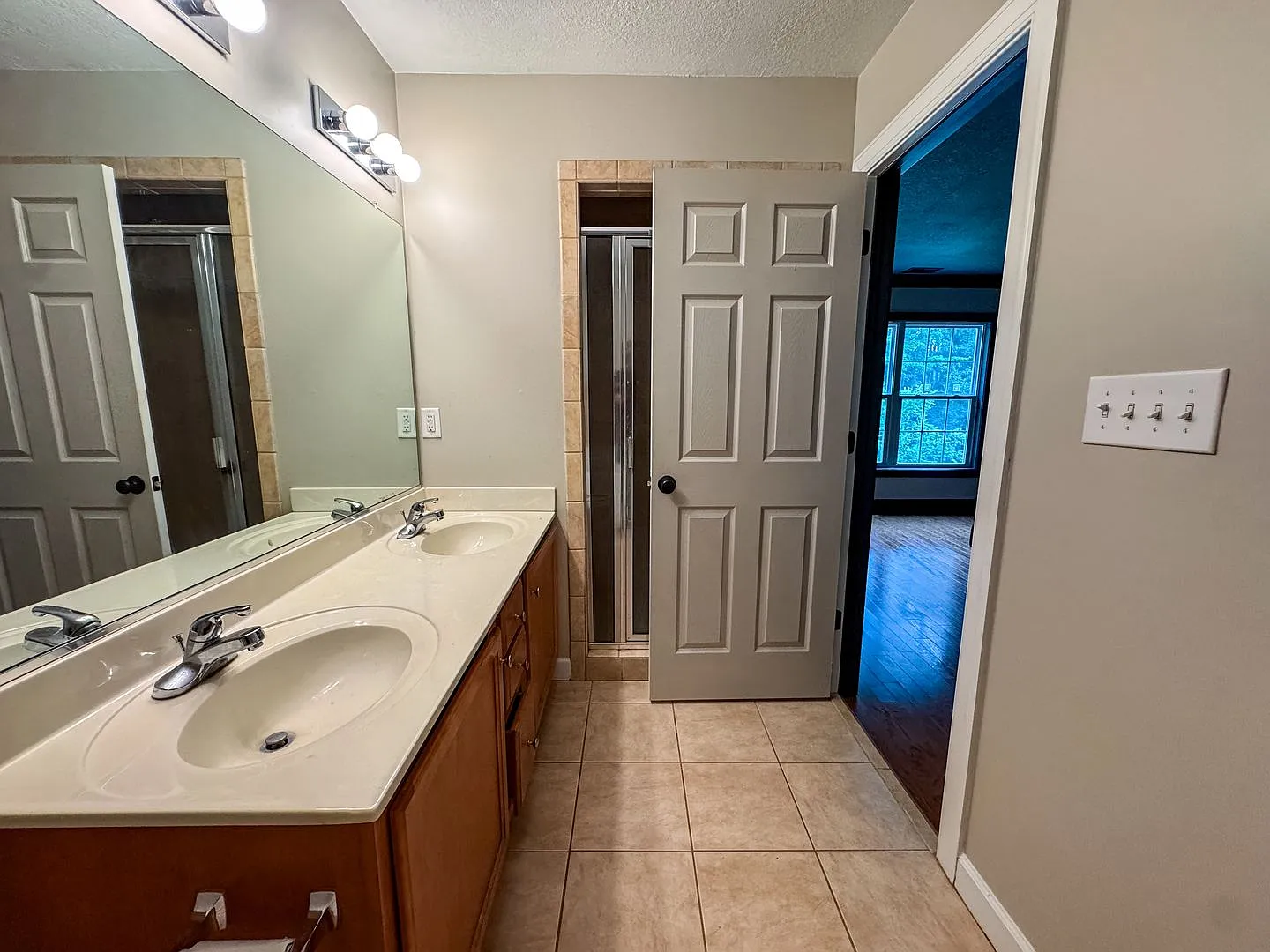 3-Bedroom Townhouse in Virginia Beach — Photo 4