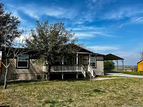 258 CR 351, Karnes City, TX 78118