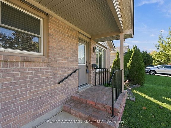 4th image of 15 Cheswick Cir