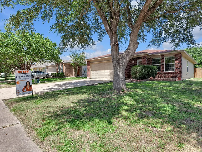 111 David Dr — Photo 3