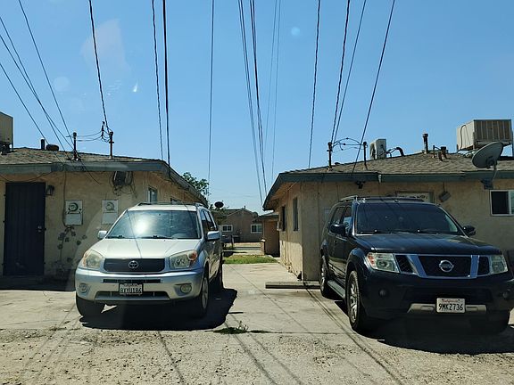 5th image of 626 Irene St