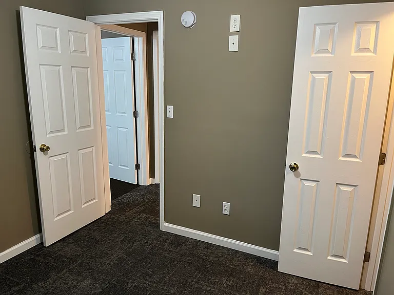124 Locust St — Photo 8