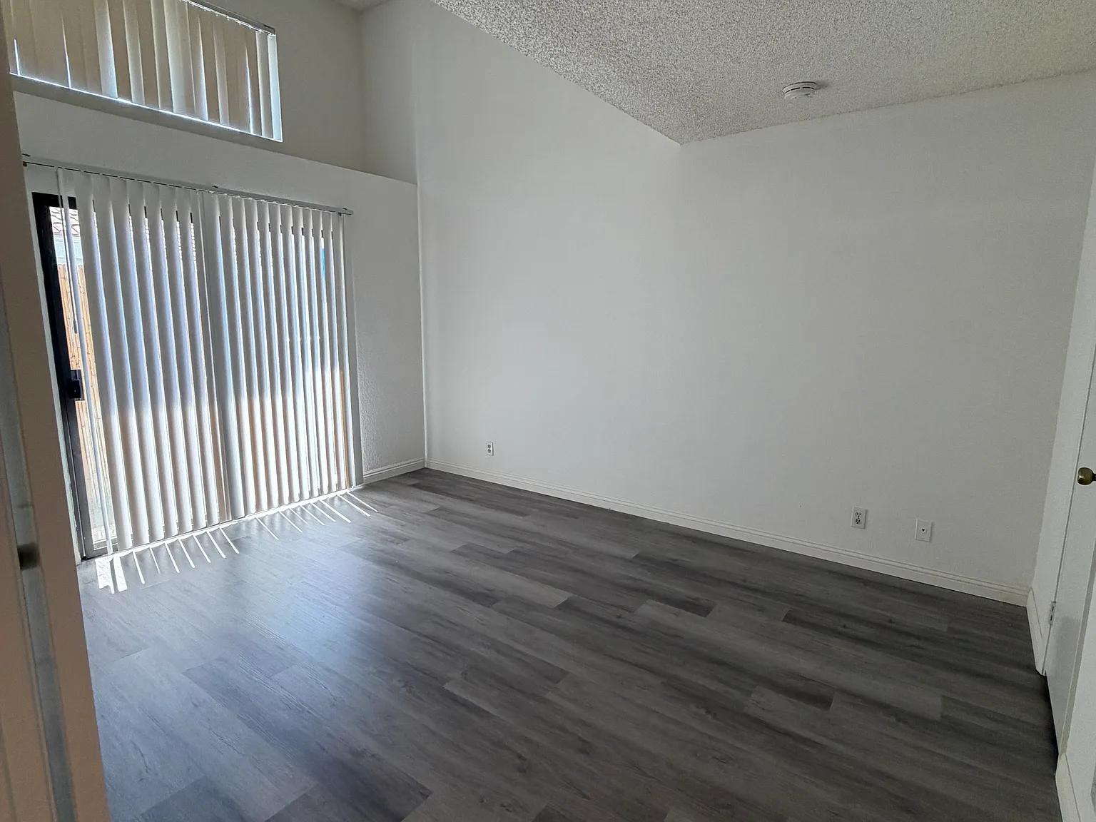 2 bed, 872 sqft, $2,495 — Photo 4