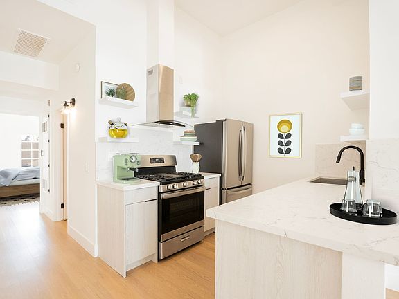4th image of 2062 Dracena Dr APT 11
