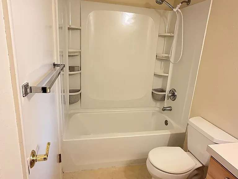 400 Beacon Hill Dr #12 — Photo 12