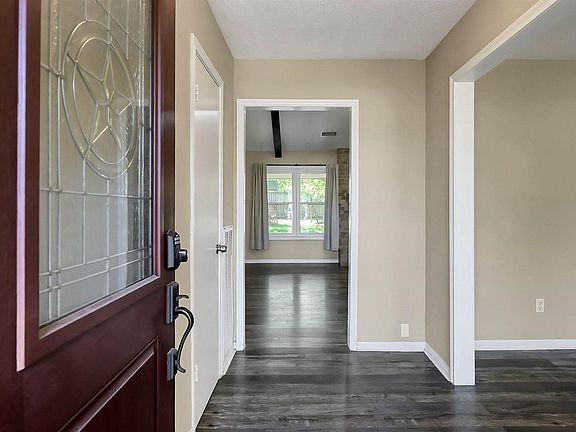 5th image of 1218 Glouchester Ln