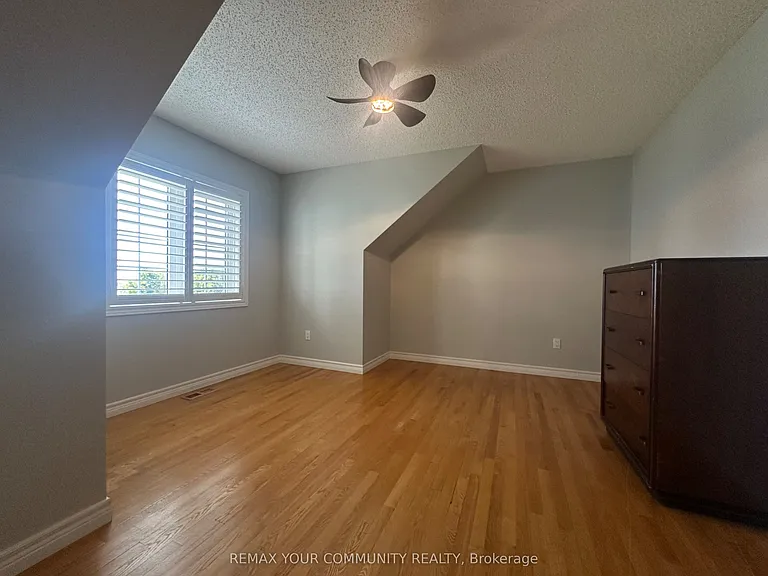 203 Lake Dr E — Photo 27