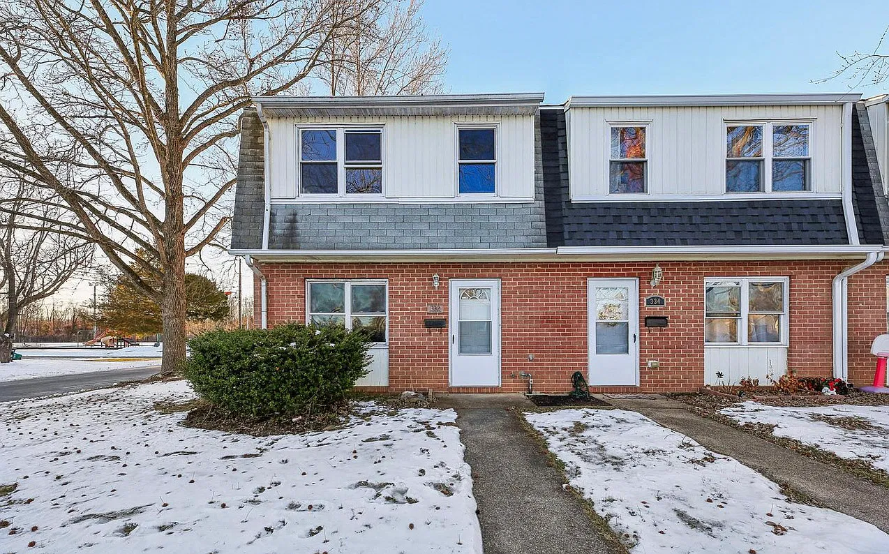 3 bed, 1080 sqft, $1,690 — Photo 1