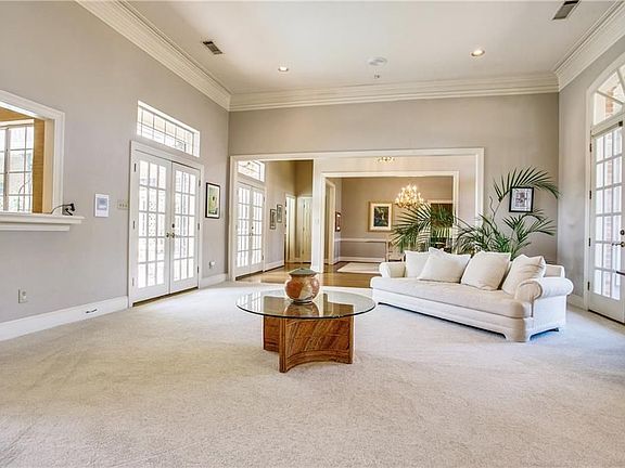 4th image of 5404 Blackhawk Dr