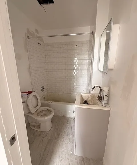 47-49 Putnam St #2 — Photo 2