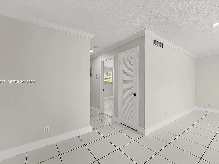 5450 Hollywood Blvd #107 — Photo 9