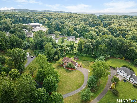 4th image of 83 Elk Drive