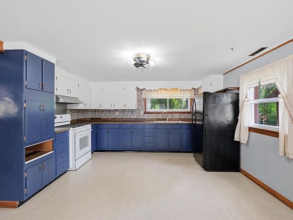 5th image of 11140 N Ridge Road