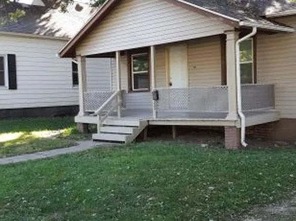 1311 Walnut Grove Ave, Decatur, IL 62526