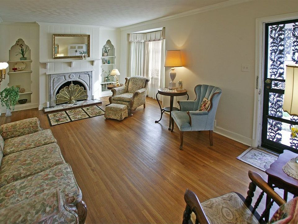 1st image of 3588 Poplar Ave