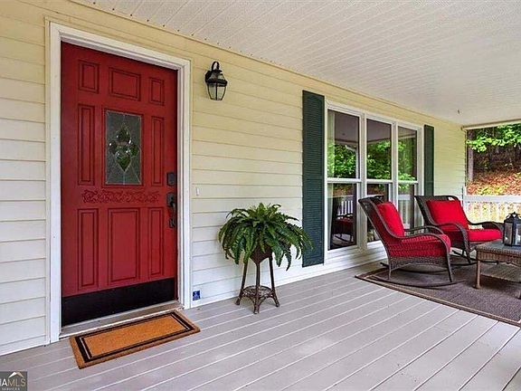 3rd image of 403 Sycamore Dr