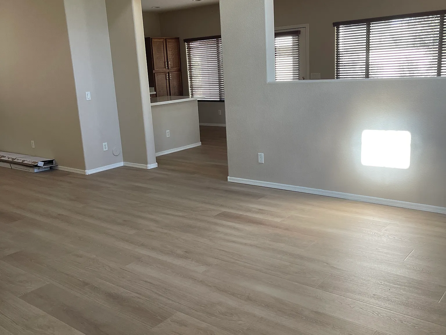 New carpet, fresh paint. Desired Power Ranch community — Photo 4