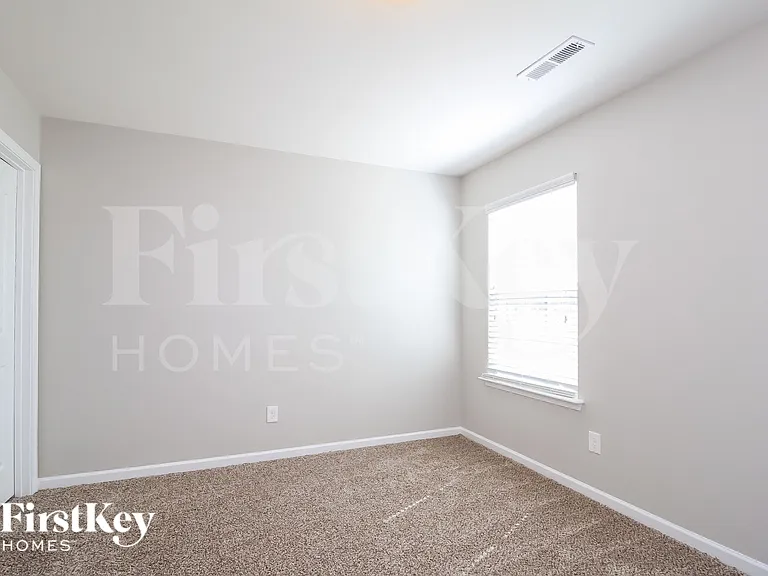 1438 Waverly St — Photo 13