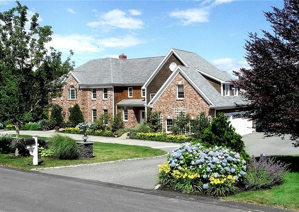 105 Heidi Dr, Portsmouth, RI 02871 Zillow