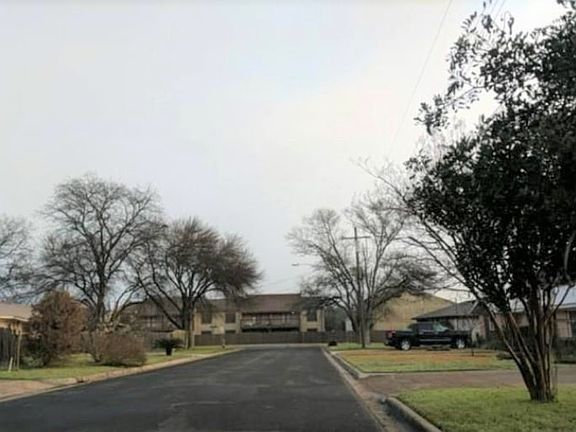 4th image of 8012 Gault St