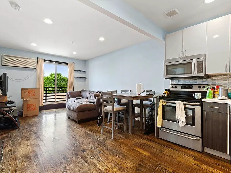 23-09 Astoria Blvd #1A