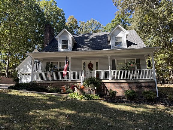 3rd image of 1051 Alex Dr