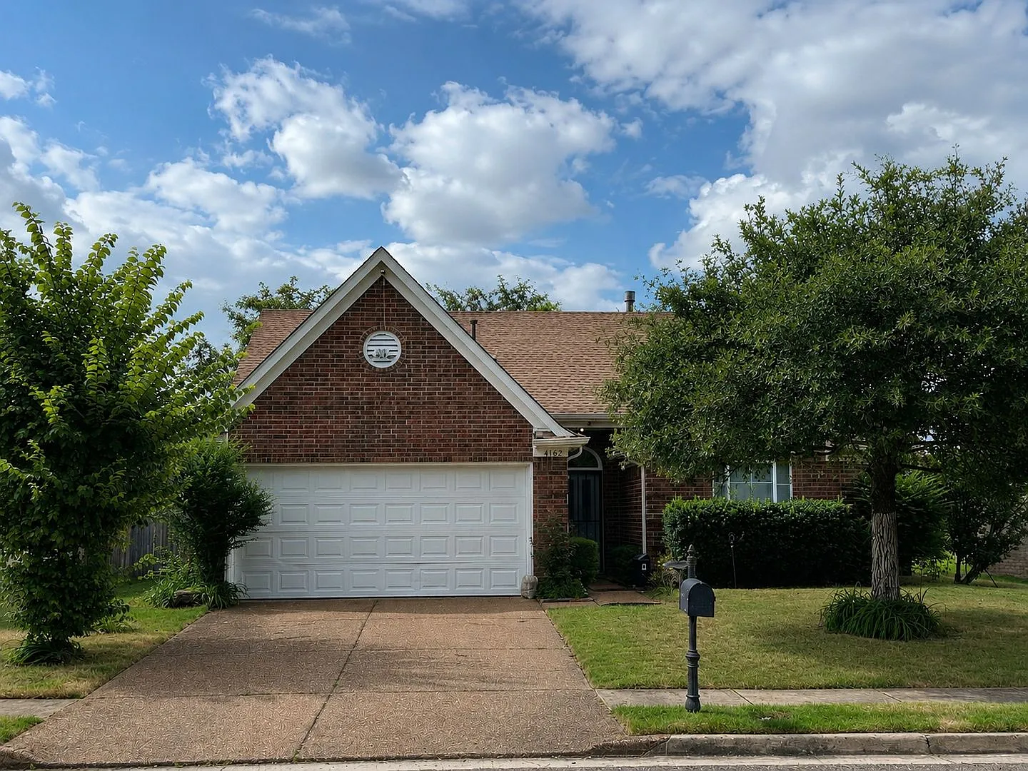 Available Now! 3 Br/ 2 Ba Newly Renovated With No Carpet In Shelby Woodlands — Photo 1